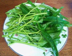 món chay rau muống xào tỏi