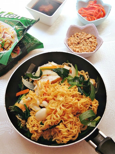 mi chay chua ngot thom ngon, hap dan