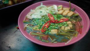 mon chay canh rau muong duoc thuc hien nhanh chong
