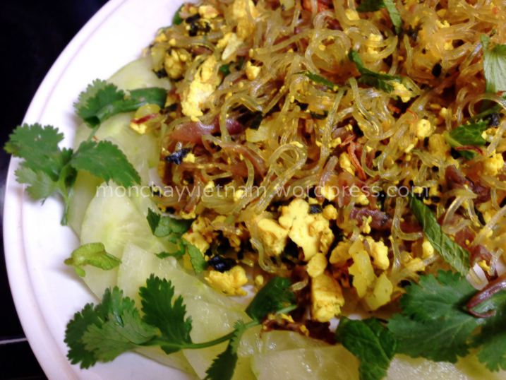 Miến xào trứng tảo chay mien xao trung tao chay