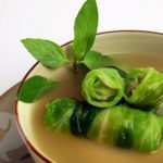 Món chay : Canh bắp cải cuộn .