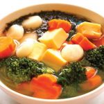 Món chay : Canh củ năng rong biển .