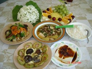 cung den voi hue thuong thuc nhung mon an chay hap dan