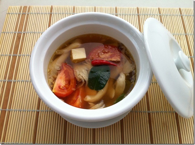 mon chay soup tom yam cua thai