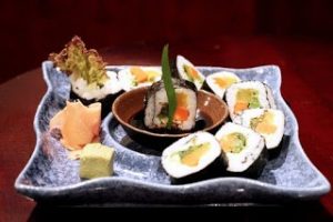 mon chay sushi rau cu
