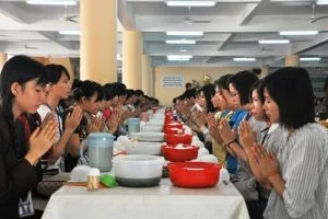 thien sinh an chay tai khoa tu mua he